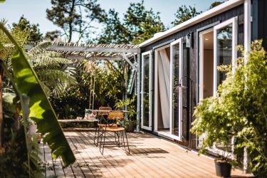 7 idées pour aménager sa terrasse de mobil-home à petit budget